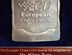 Plaketa za izjemen prispevek k sprejemanju pisne deklaracije Evropskega parlamenta o programu Šah v šolah