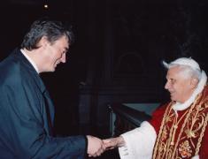 Dr. Milan Zver s papežem Benediktom XVI. Dr. Milan Zver s papežem Benediktom XVI.