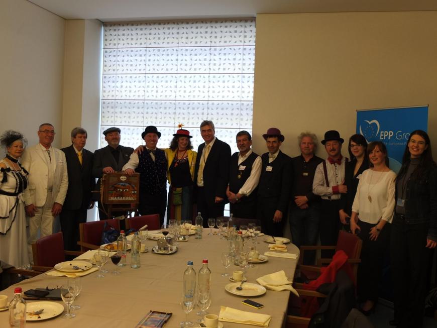 Dr. Milan Zver je soustanovitelj Evropske zveze lajnarjev Dr. Milan Zver je soustanovitelj Evropske zveze lajnarjev